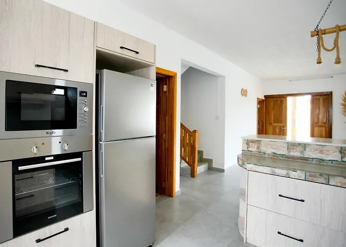 Spacious 4 Bed Villa With Bbq, Pool & Parking Grand Baie