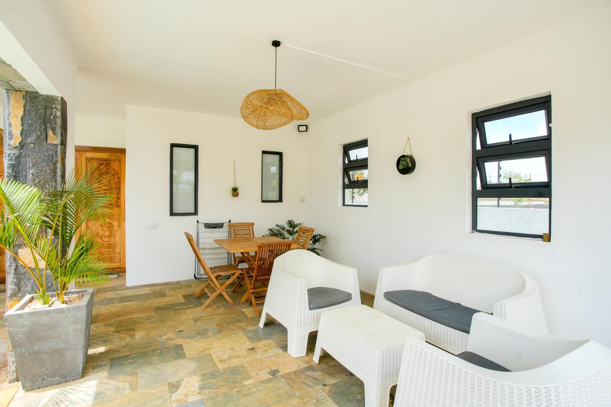 Villa Spacious 4 Bed With Bbq, Pool & Parking *